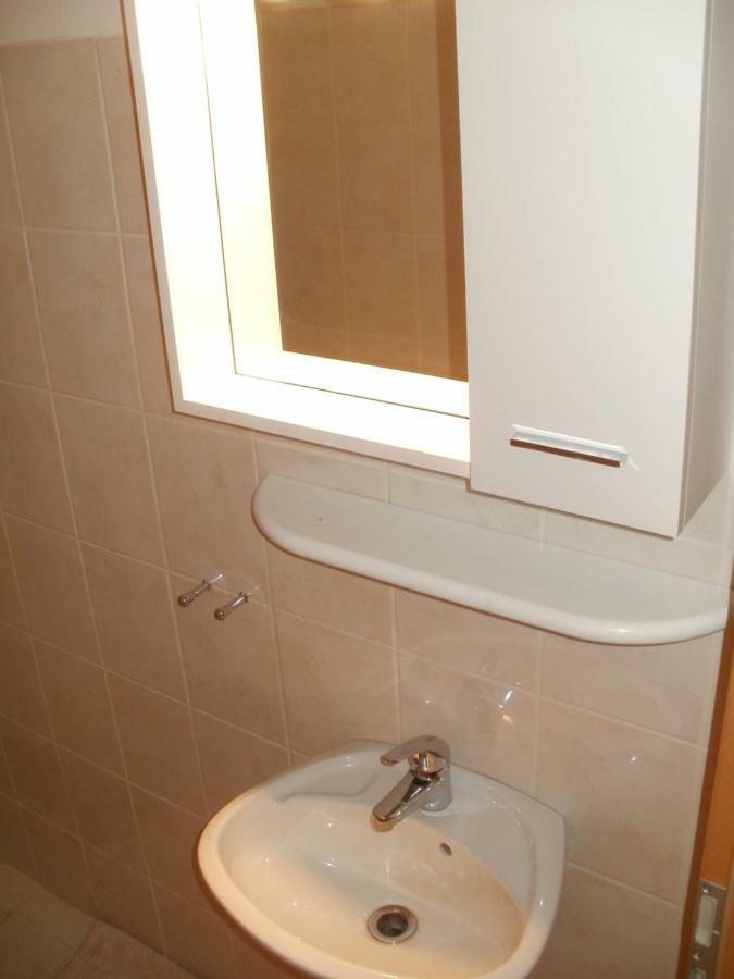Apartments & Rooms Neno ทริบานี-ครุสชิซา ภายนอก รูปภาพ